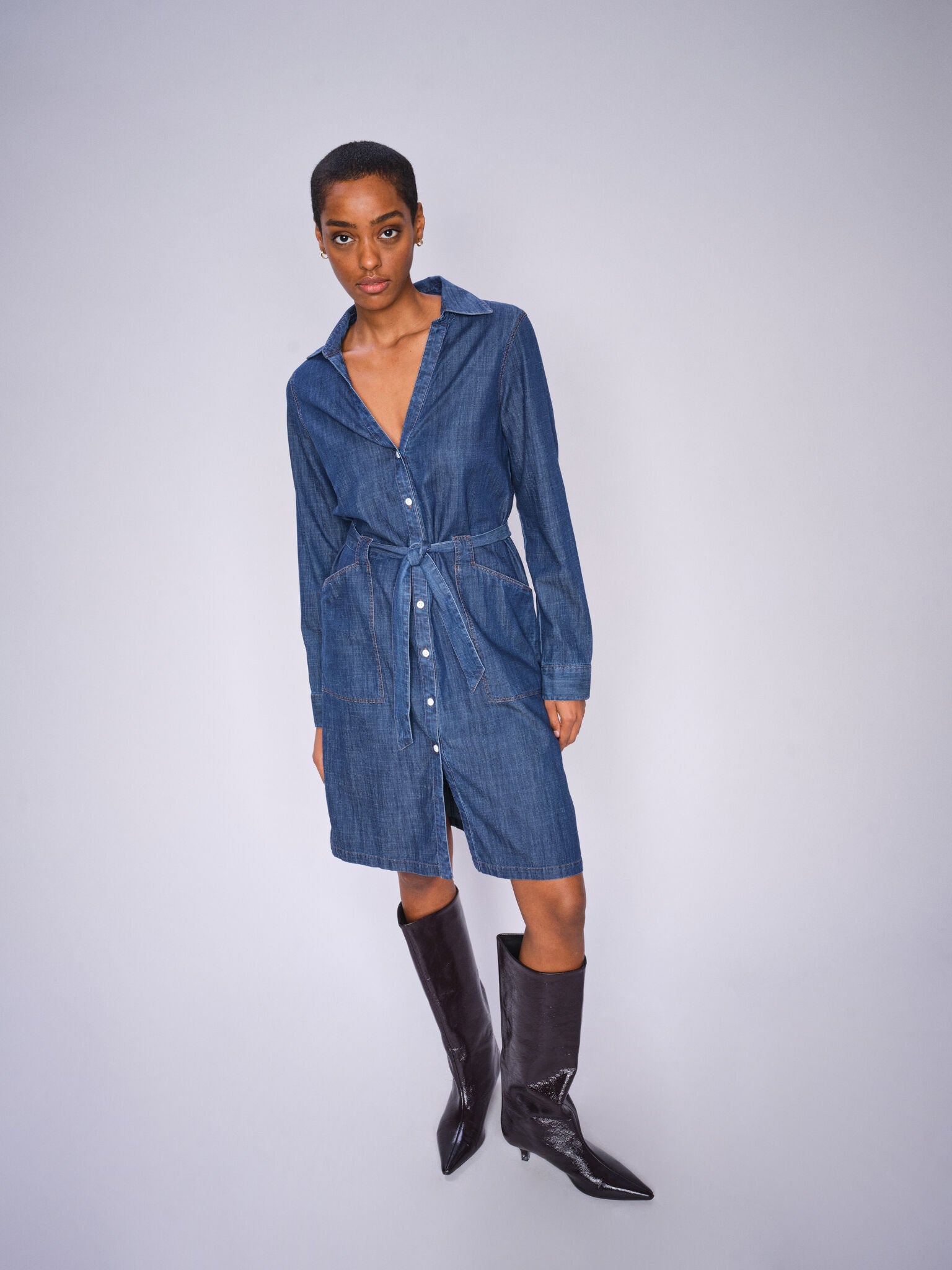 Modelshot / Dark Blue / Detail